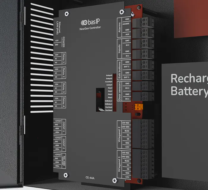 220V / PoE power options